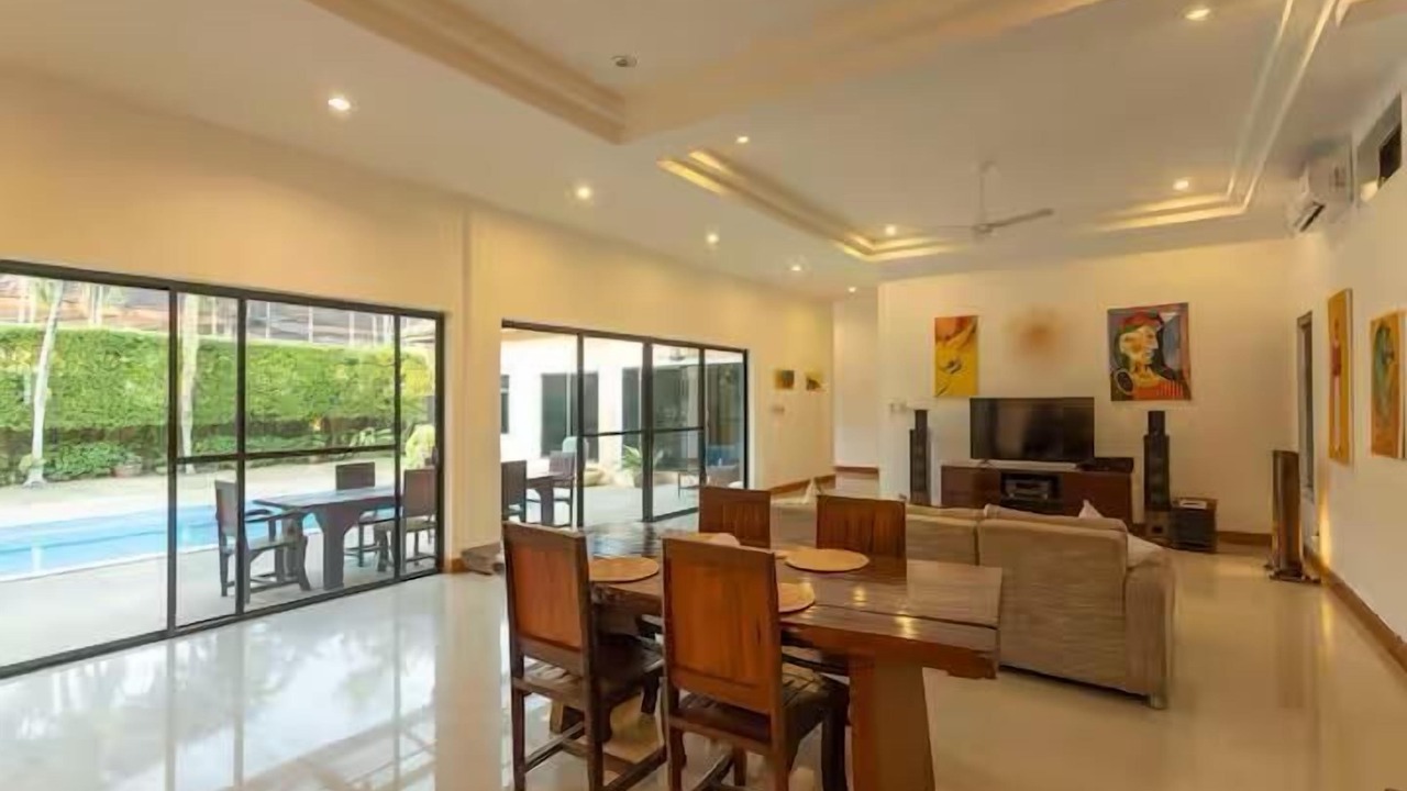 Photo of Livingroom in Chalong