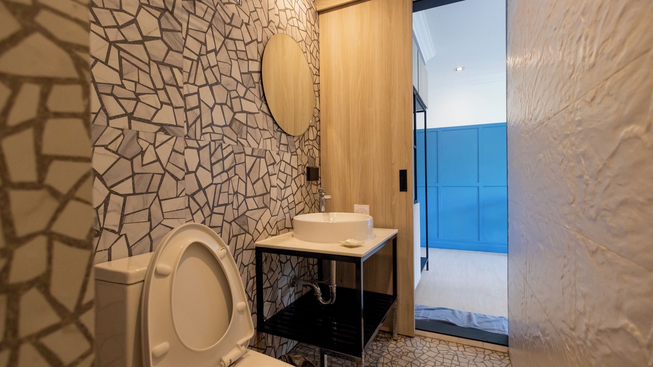 Photo of Bathroom in Wat Sam Phraya