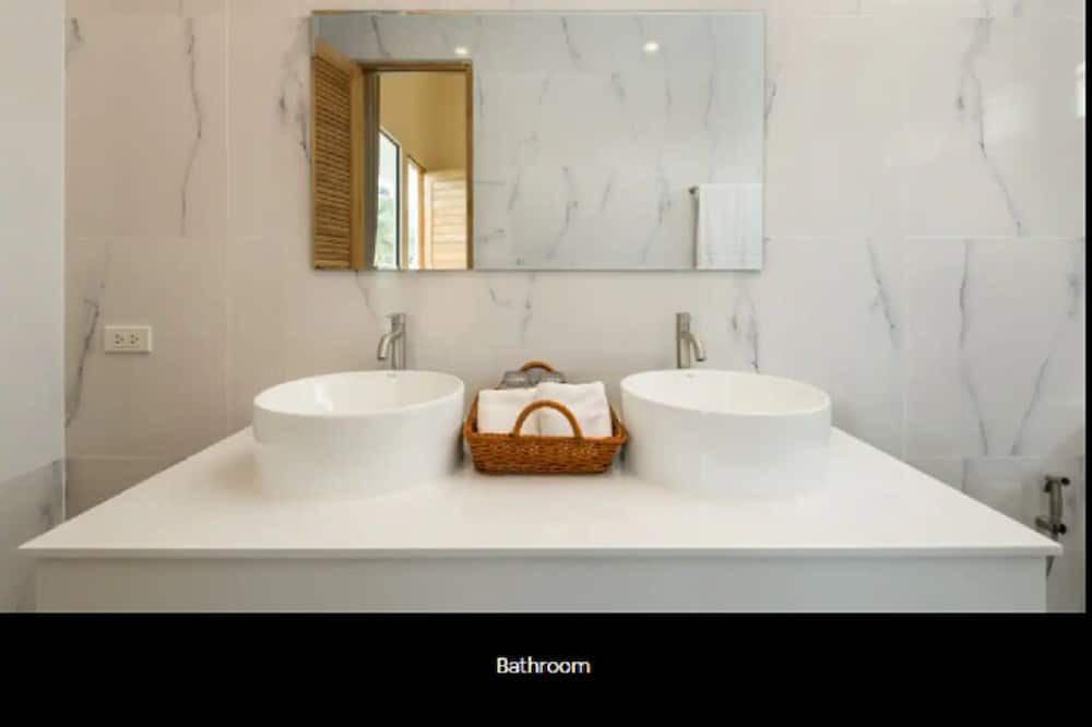 Photo of Bathroom in Ko Kaeo