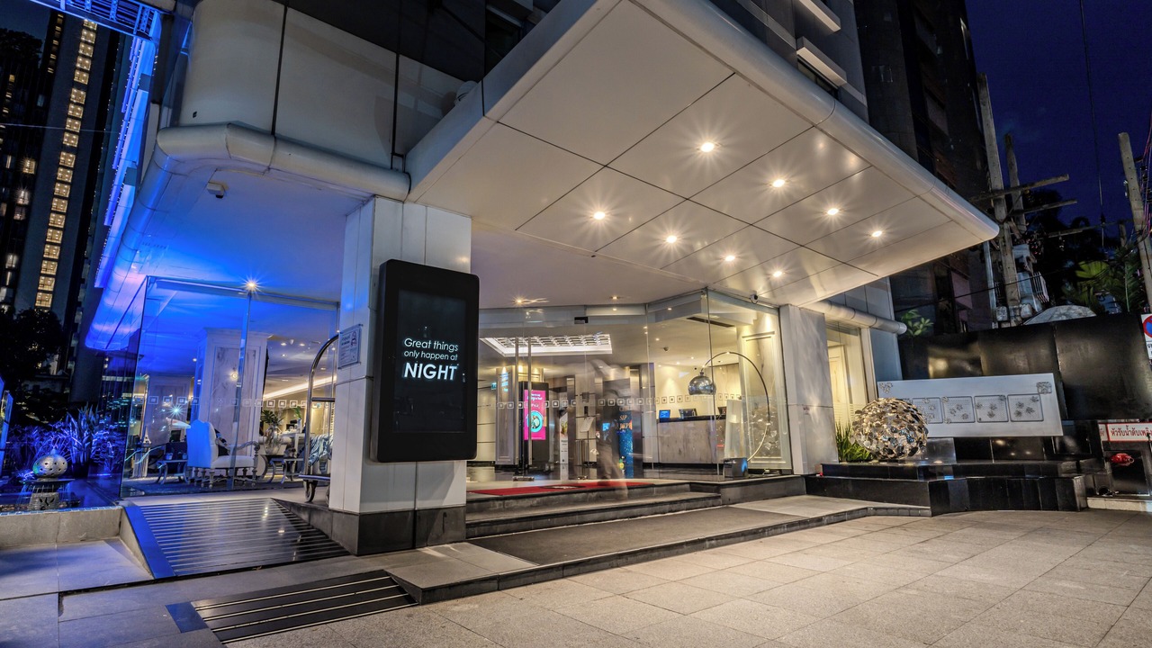 Photo of Outdoor in Khlong Toei Nuea