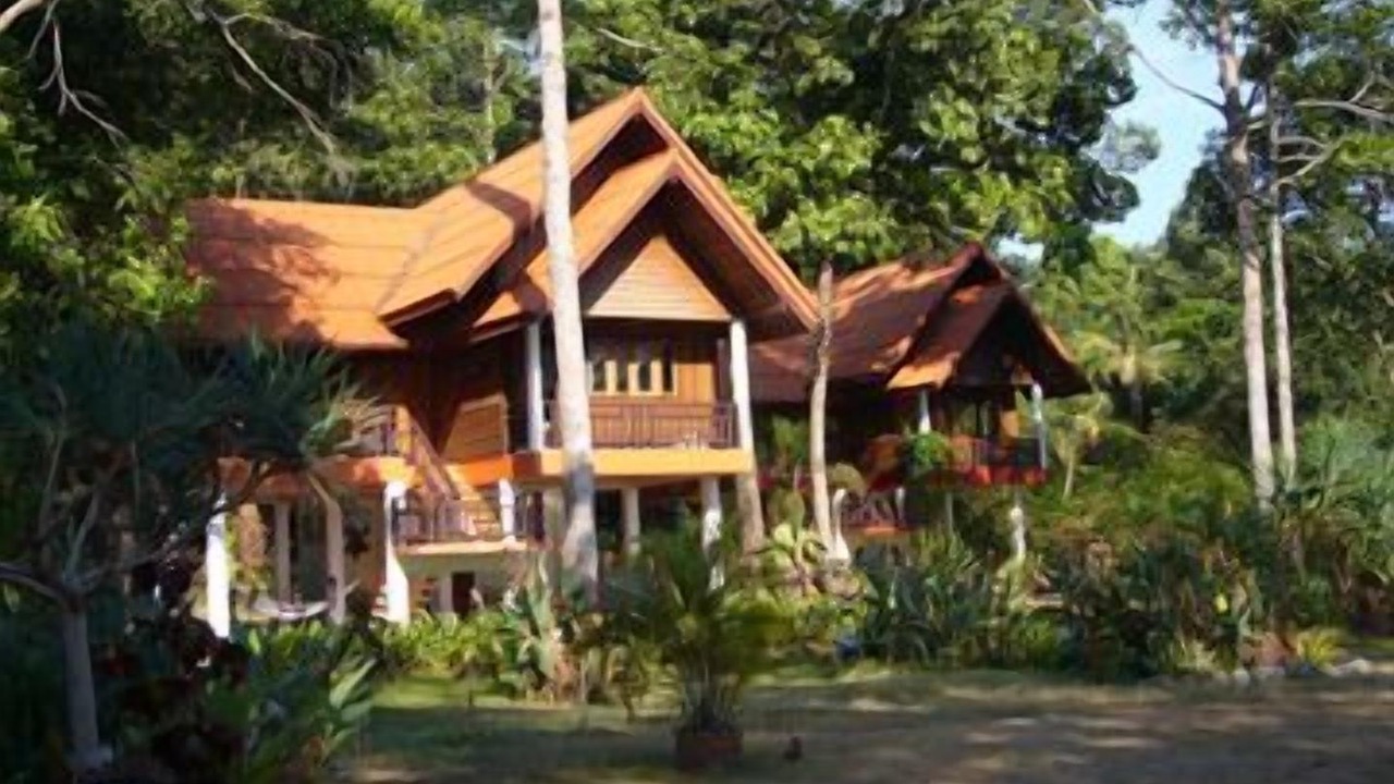 Photo of Buildings in Nuea Khlong