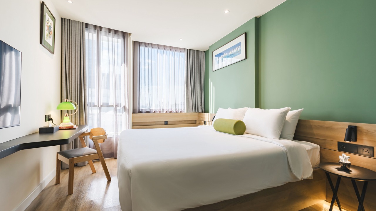 Photo of Bedroom in Thanon Phetchaburi