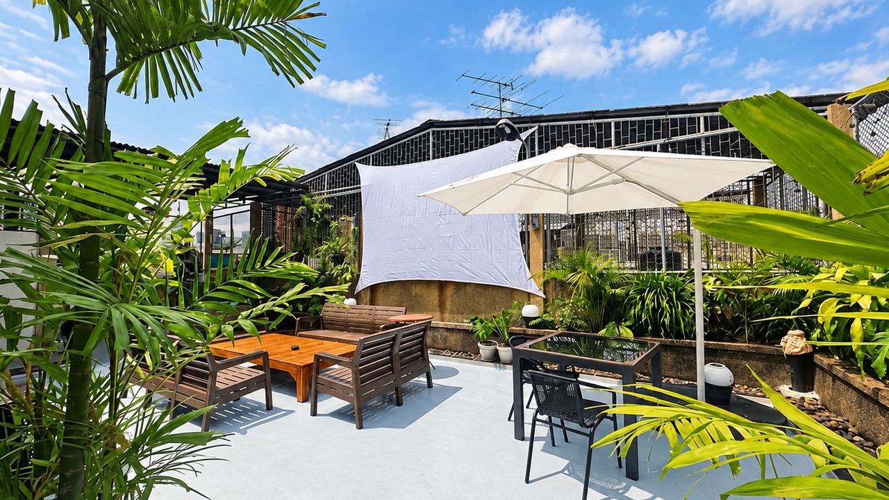 Photo of Outdoor in Khlong San