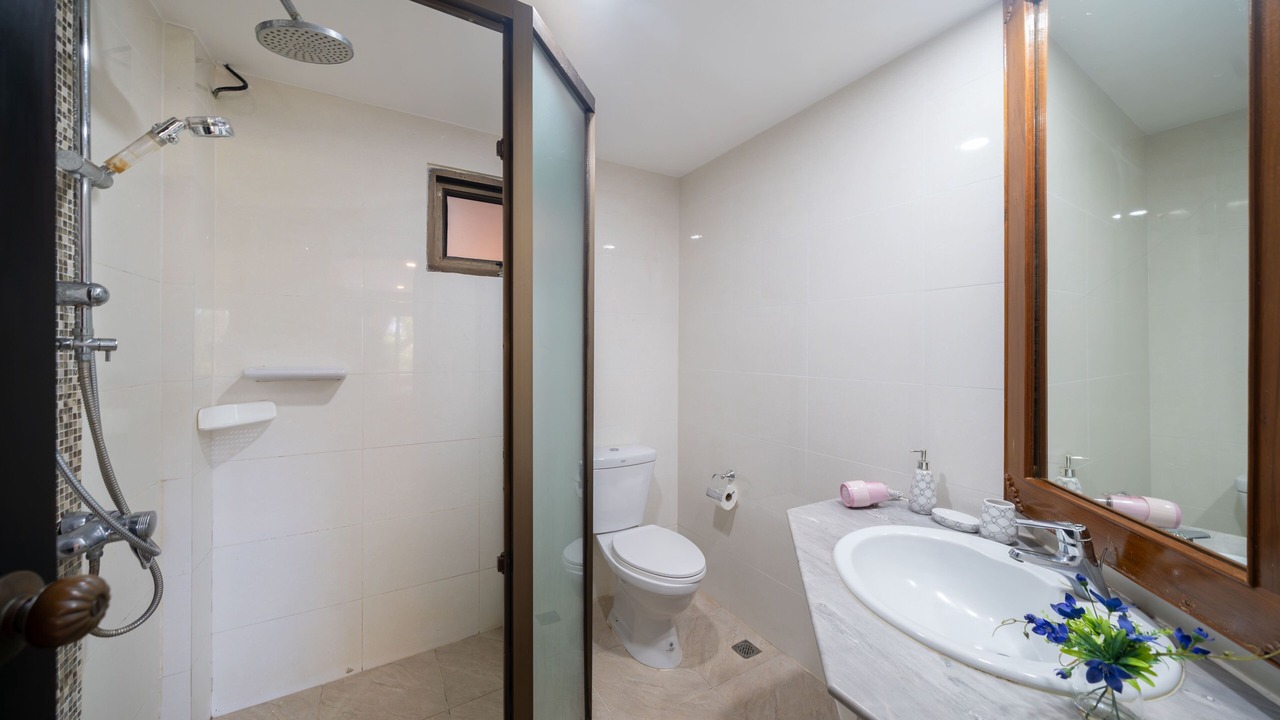 Photo of Bathroom in Kata