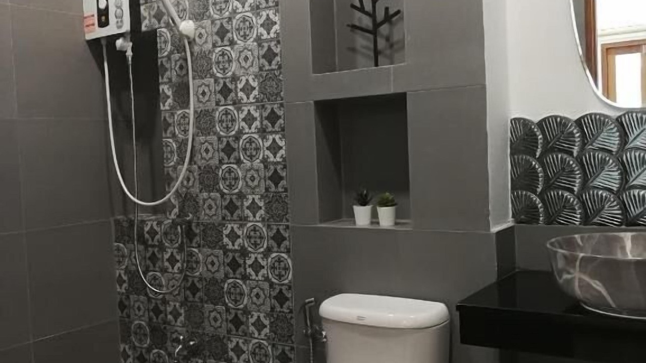 Photo of Bathroom in Siriraj