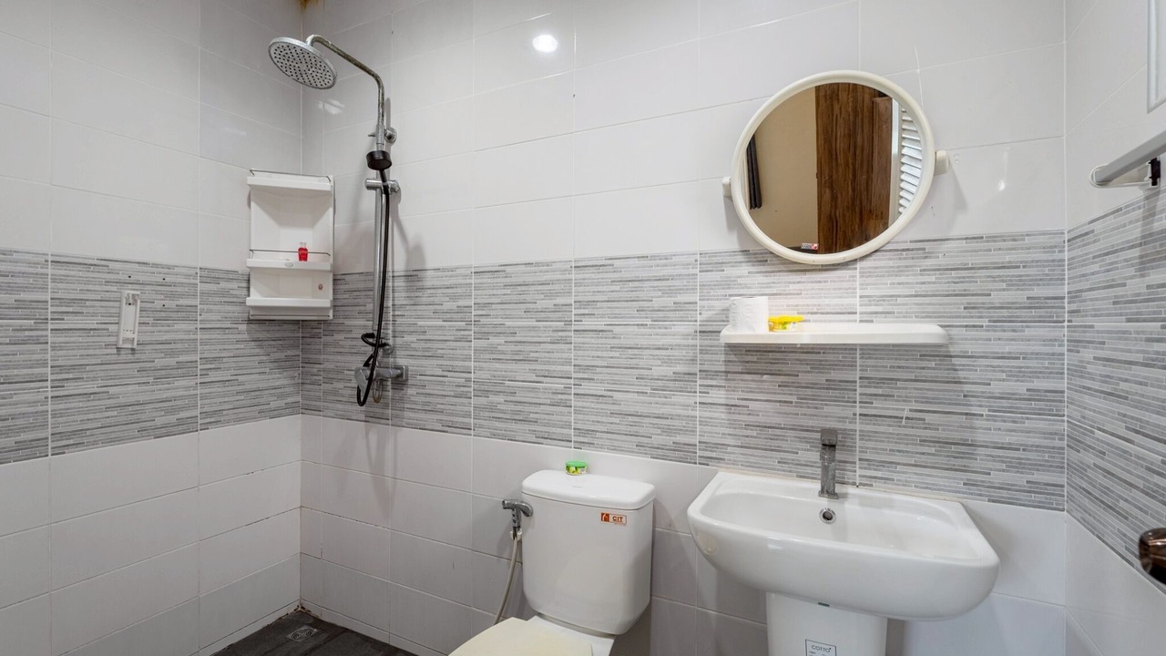 Photo of Bathroom in Pong