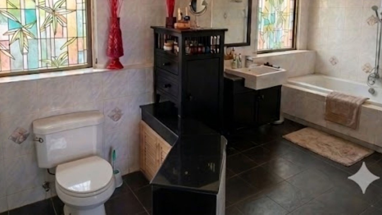 Photo of Bathroom in Nang Lae