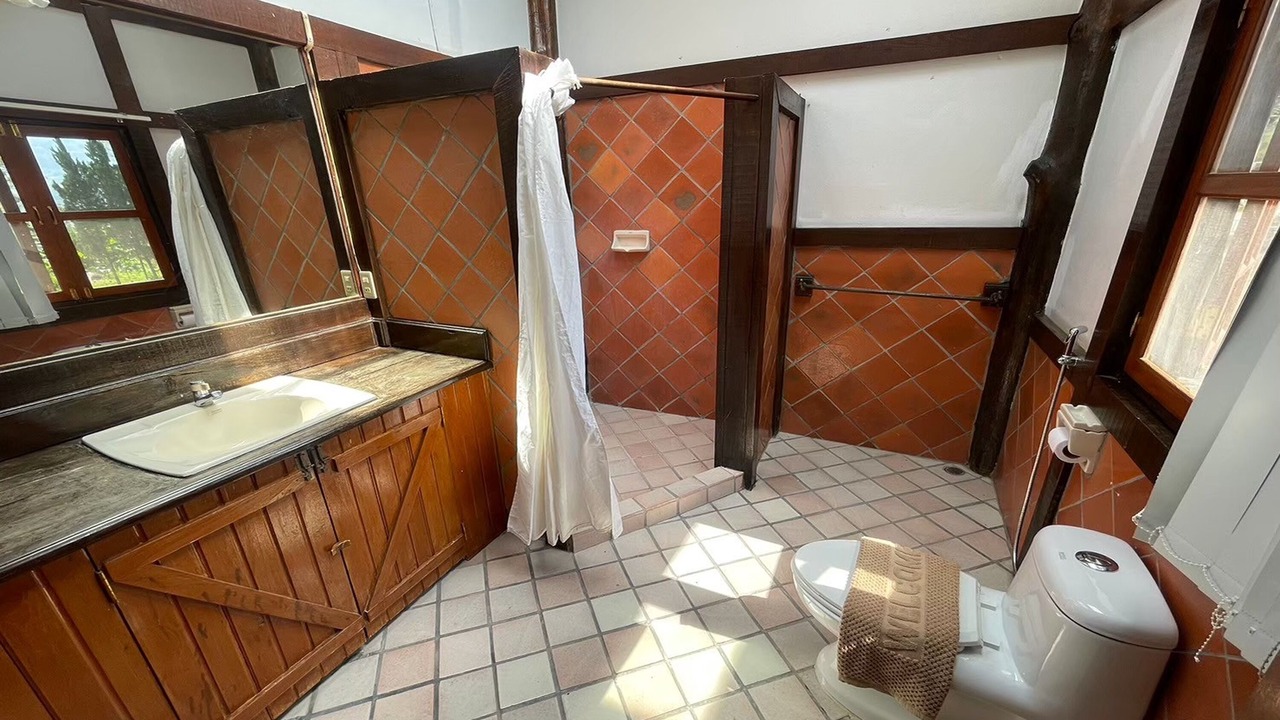 Photo of Bathroom in Pong Yaeng