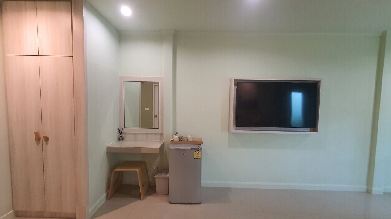 Photo of Bedroom in Khanong Phra