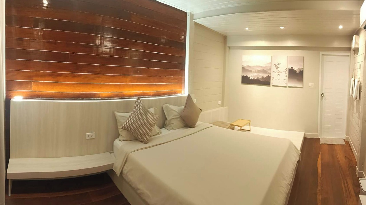 Photo of Bedroom in Khanong Phra