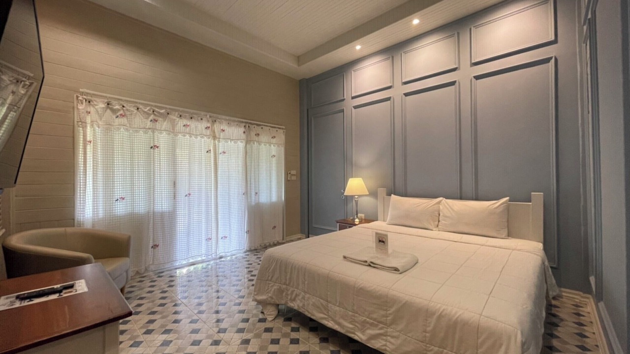 Photo of Bedroom in Khanong Phra