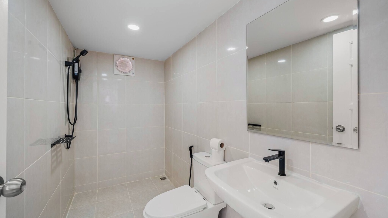 Photo of Bathroom in Maret