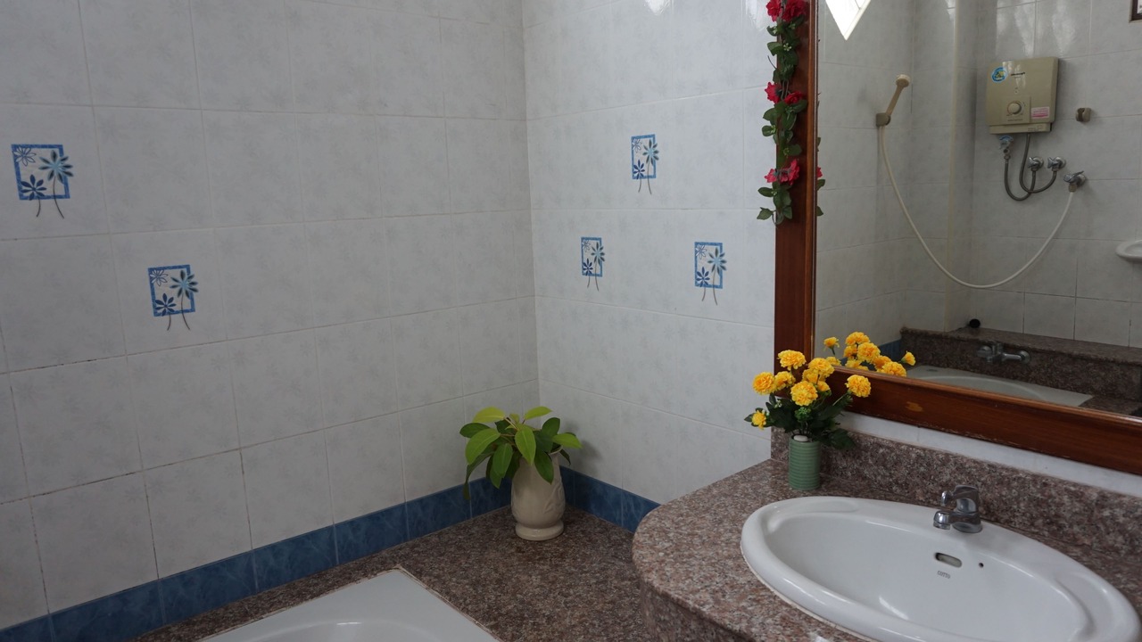 Photo of Bathroom in Nai Muang