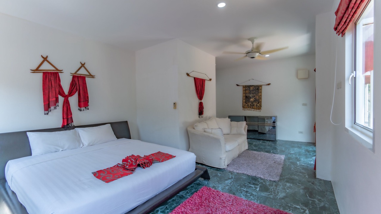 Photo of Bedroom in Chalong