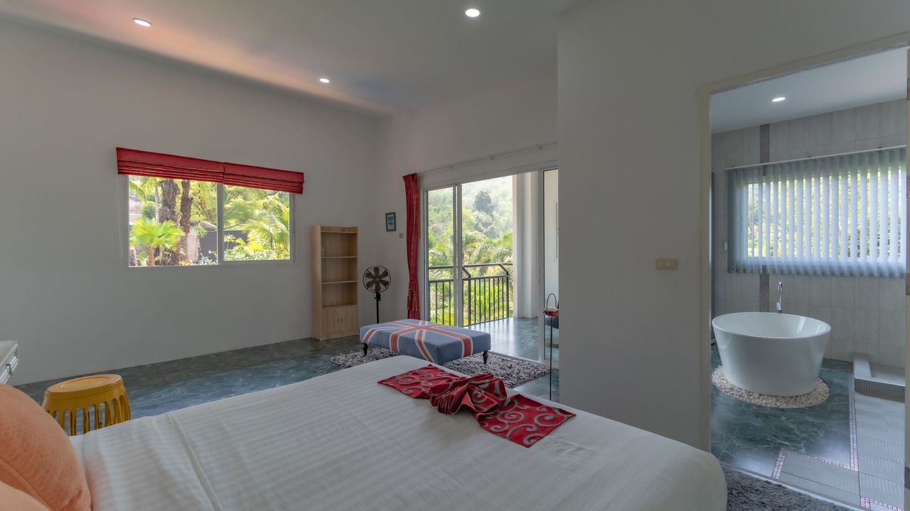 Photo of Bedroom in Chalong