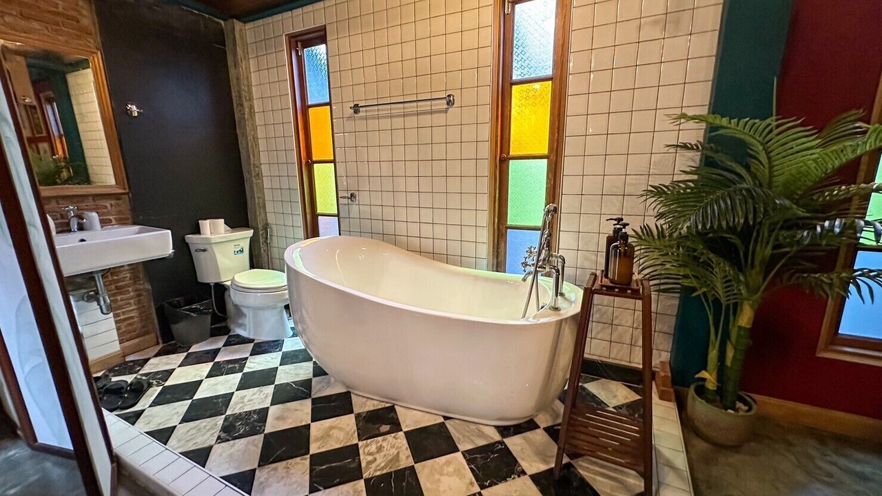 Photo of Bathroom in Khlong Tan Nuea
