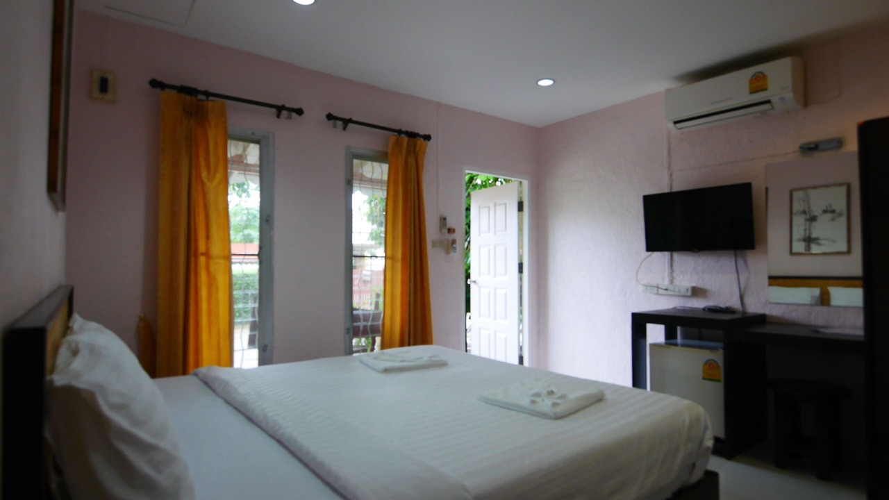 Photo of Bedroom in Chalong