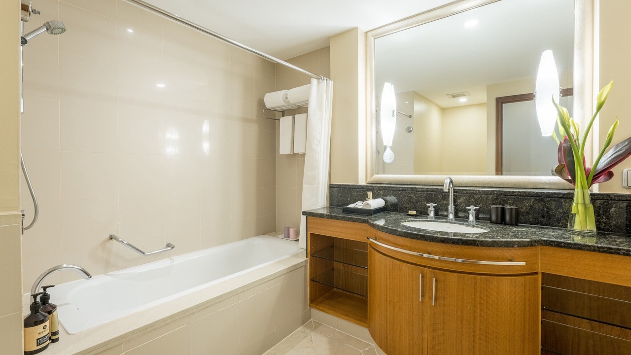 Photo of Bathroom in Yan Nawa