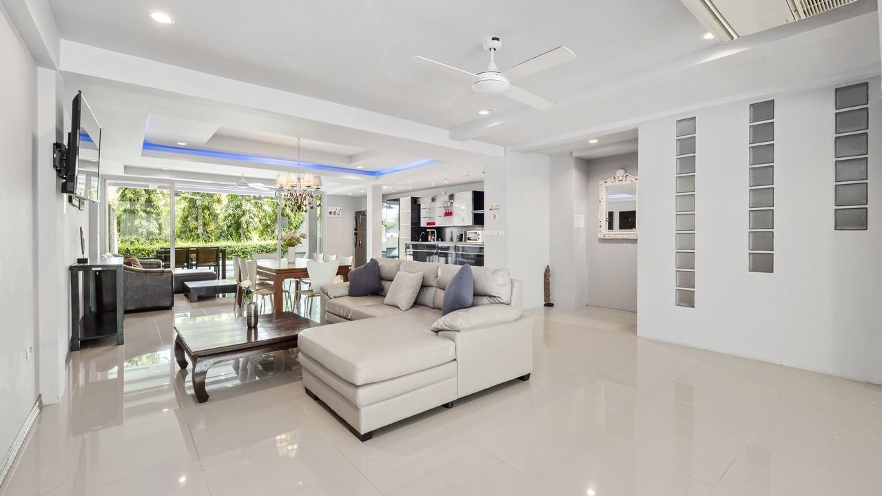 Photo of Livingroom in Kathu