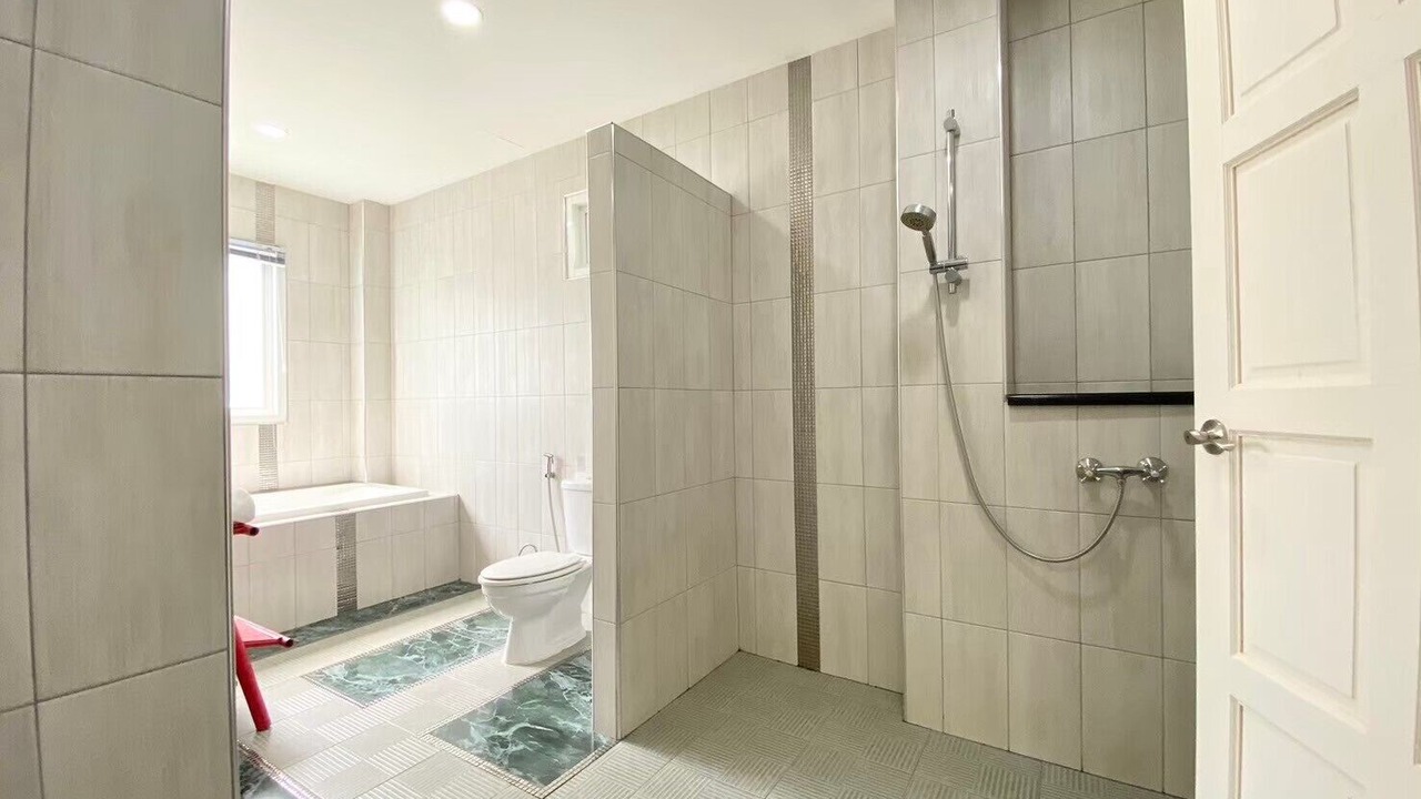 Photo of Bathroom in Chalong
