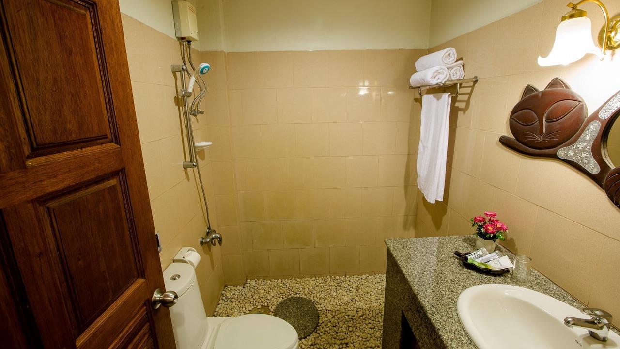Photo of Bathroom in Nanai Road