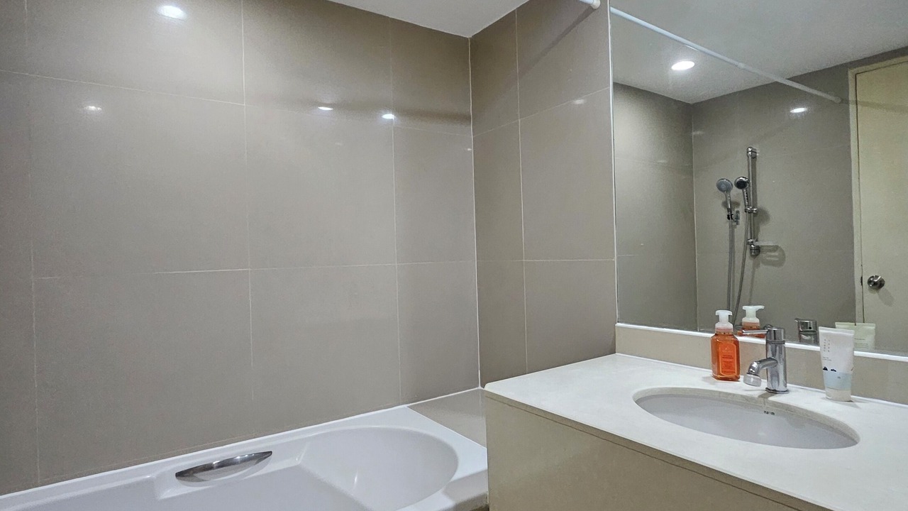 Photo of Bathroom in Pathumwan
