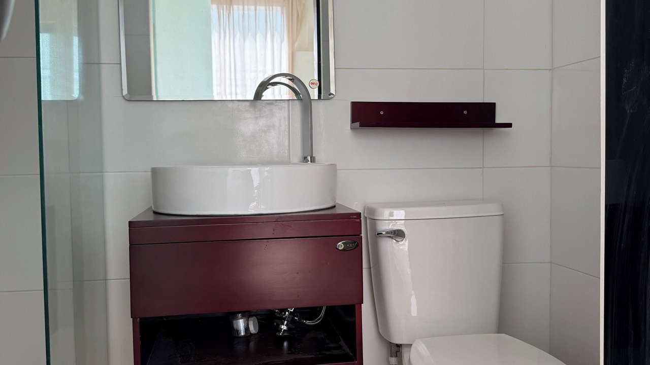 Photo of Bathroom in Wok Tum