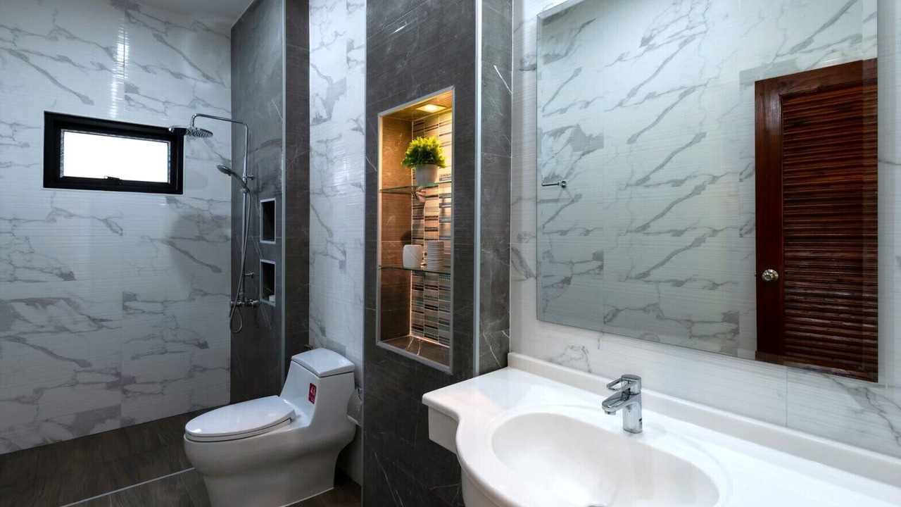 Photo of Bathroom in Pak Nam Pran