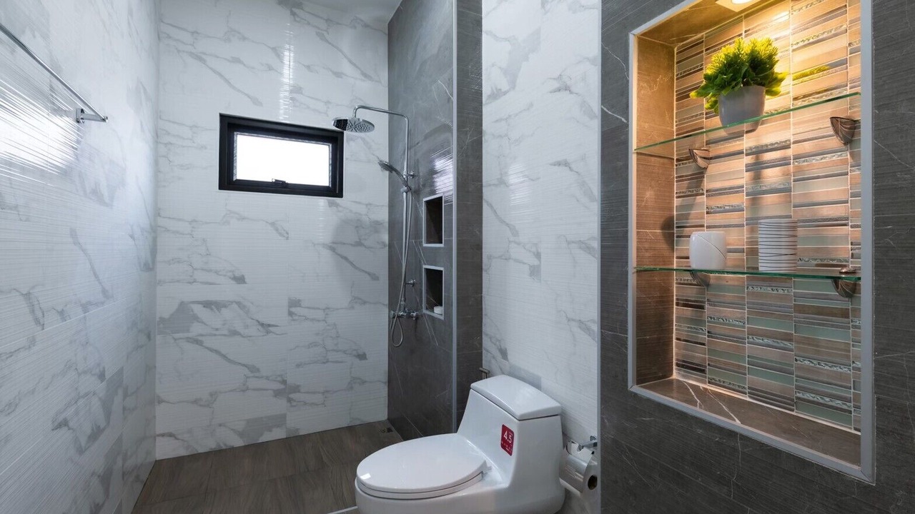 Photo of Bathroom in Pak Nam Pran
