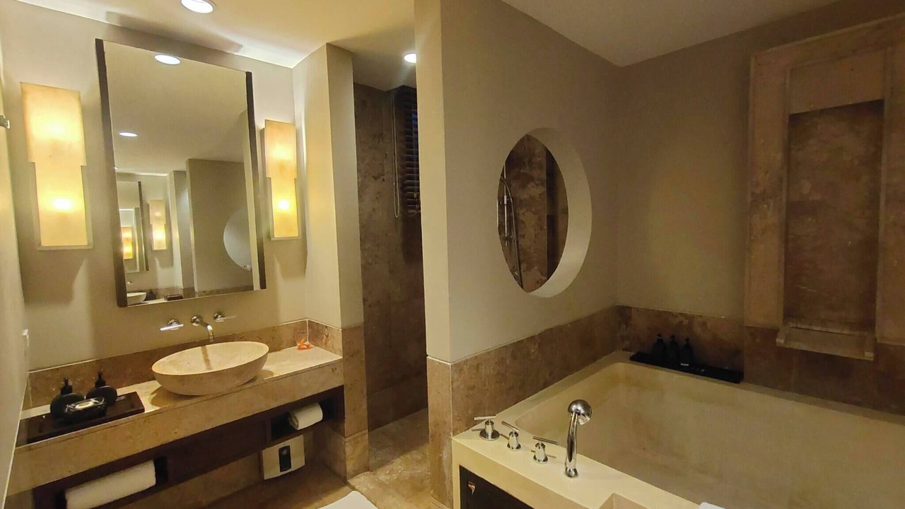 Photo of Bathroom in Laem Set