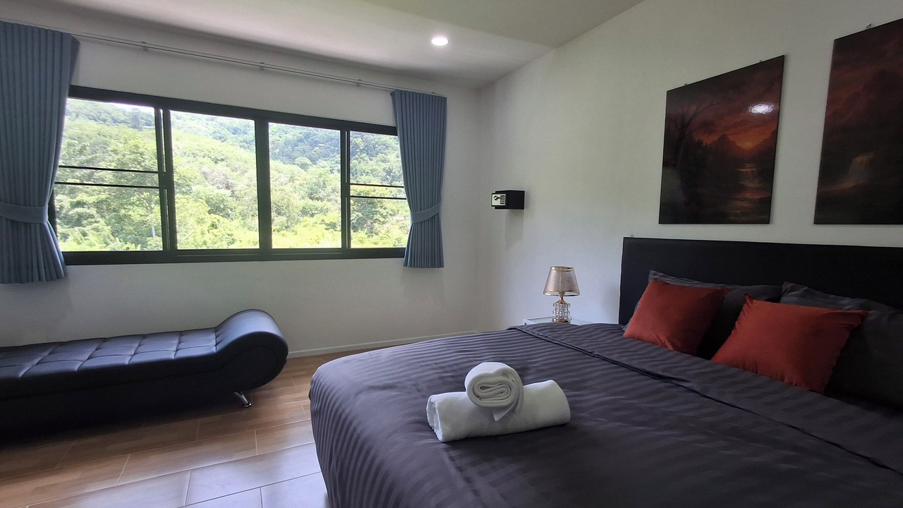 Photo of Bedroom in Chalong