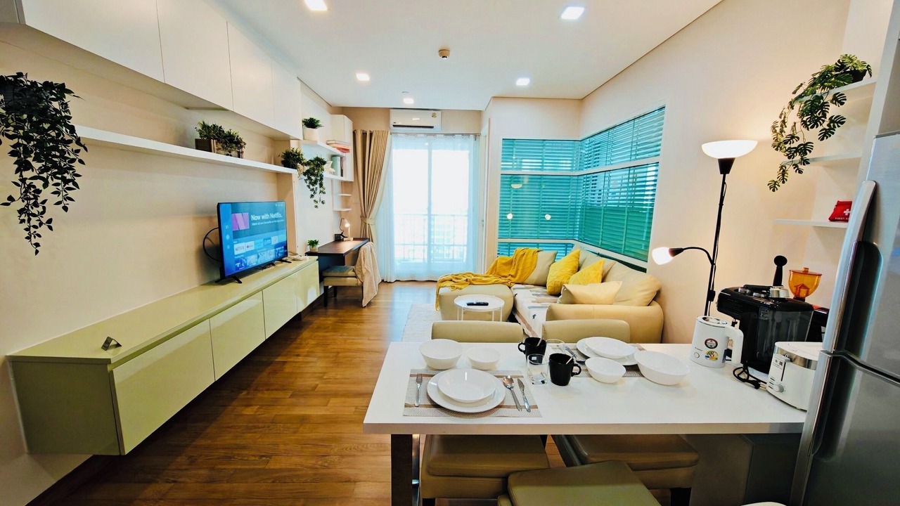 Photo of Livingroom in Khlong Tan Nuea