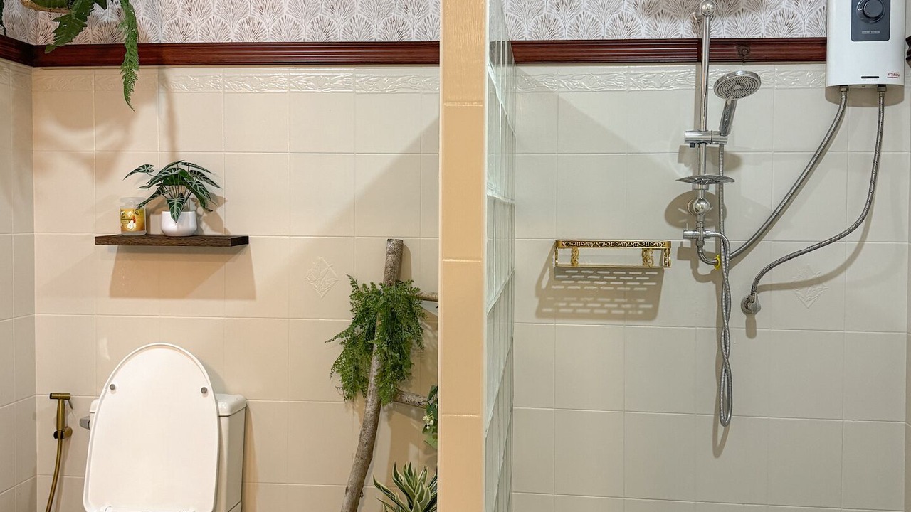 Photo of Bathroom in Huai Khwang