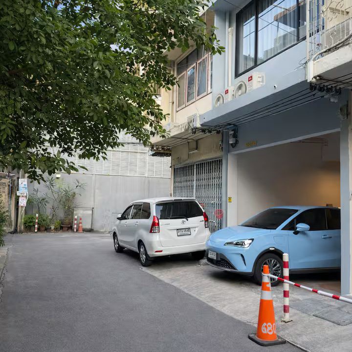 Photo of Outdoor in Thanon Phetchaburi