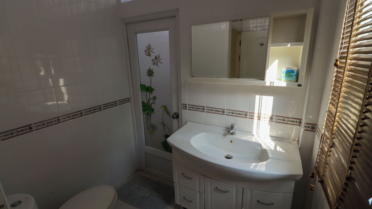 Photo of Bathroom in Thong Chai
