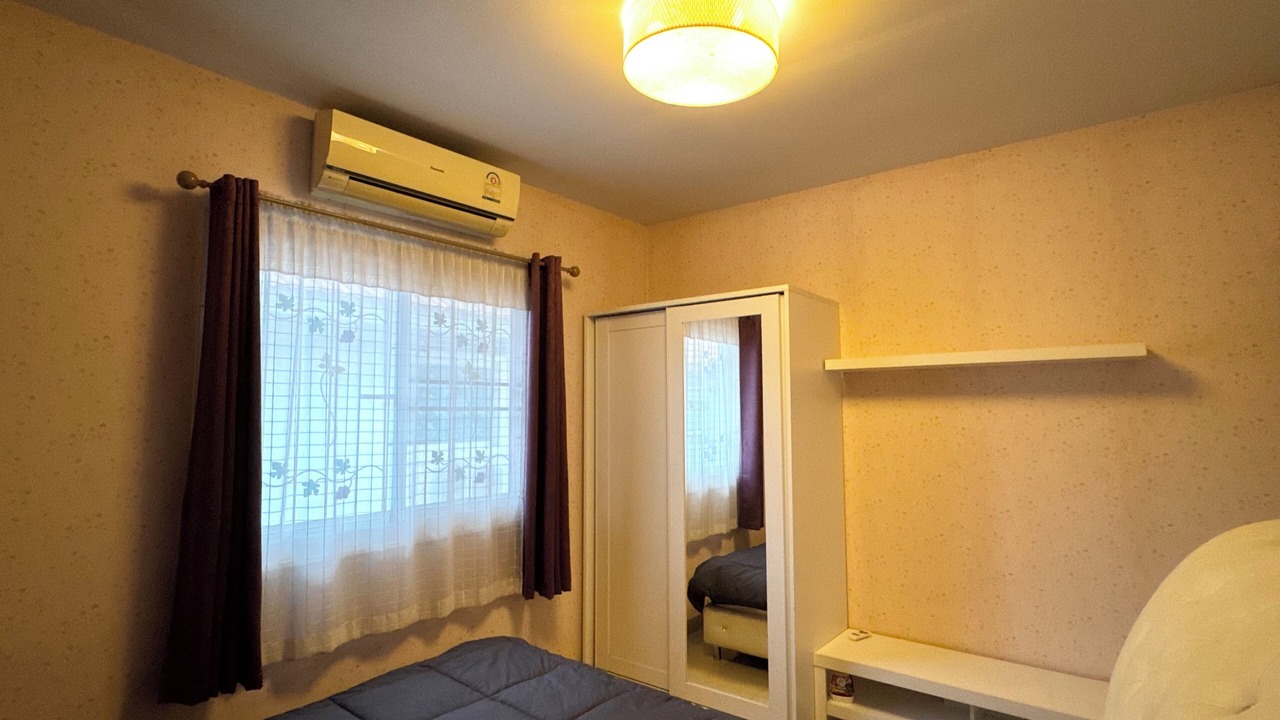 Photo of Bedroom in Bang Chalong