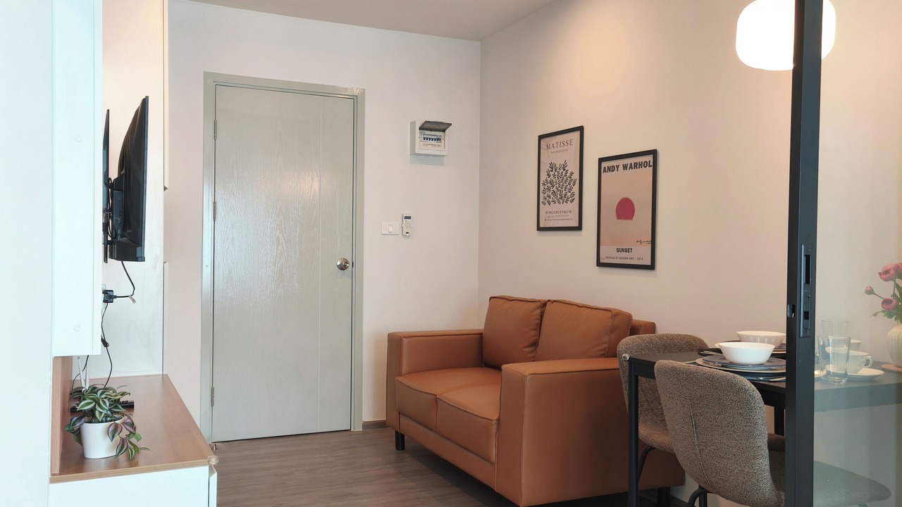 Photo of Livingroom in Bangkok Yai