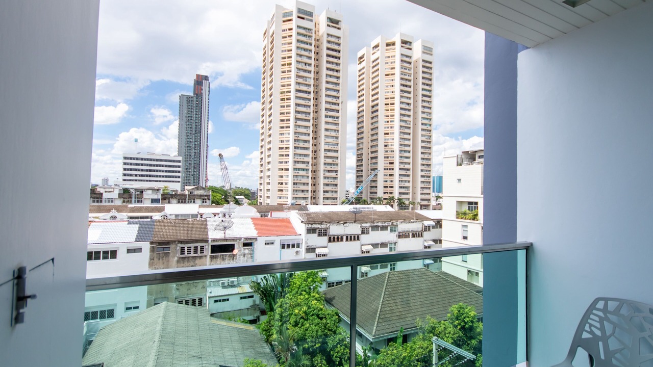 Photo of Patio Balcony in Khlong Tan Nuea