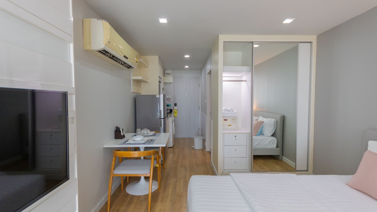 Photo of Bedroom in Khlong Tan Nuea