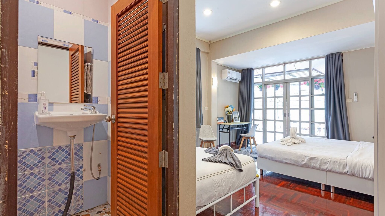 Photo of Bedroom in Khlong Tan
