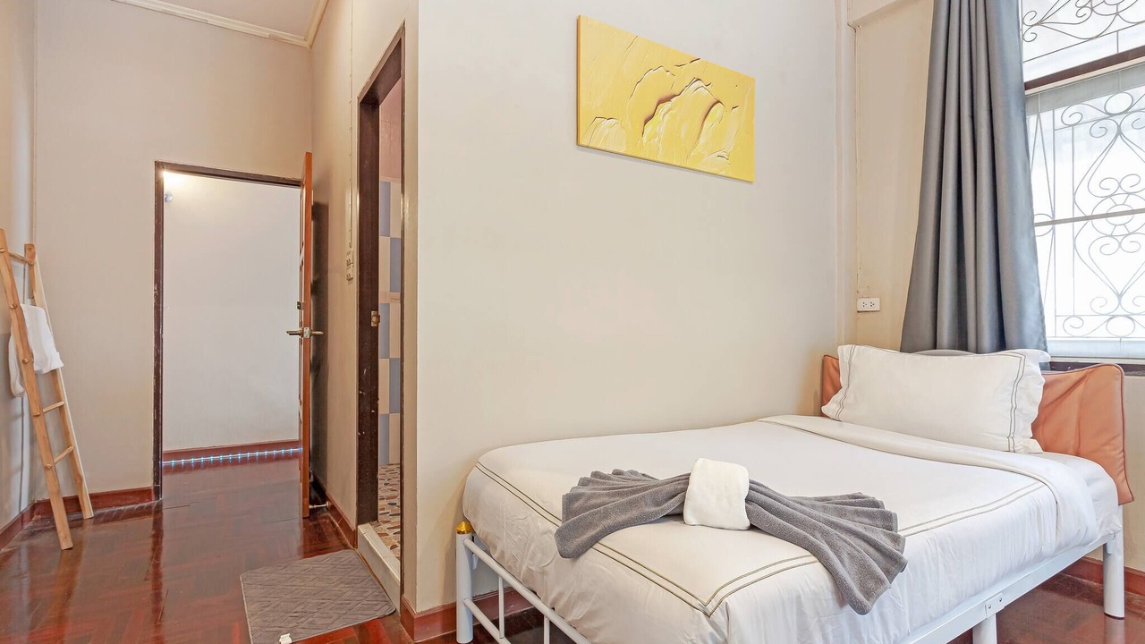 Photo of Bedroom in Khlong Tan