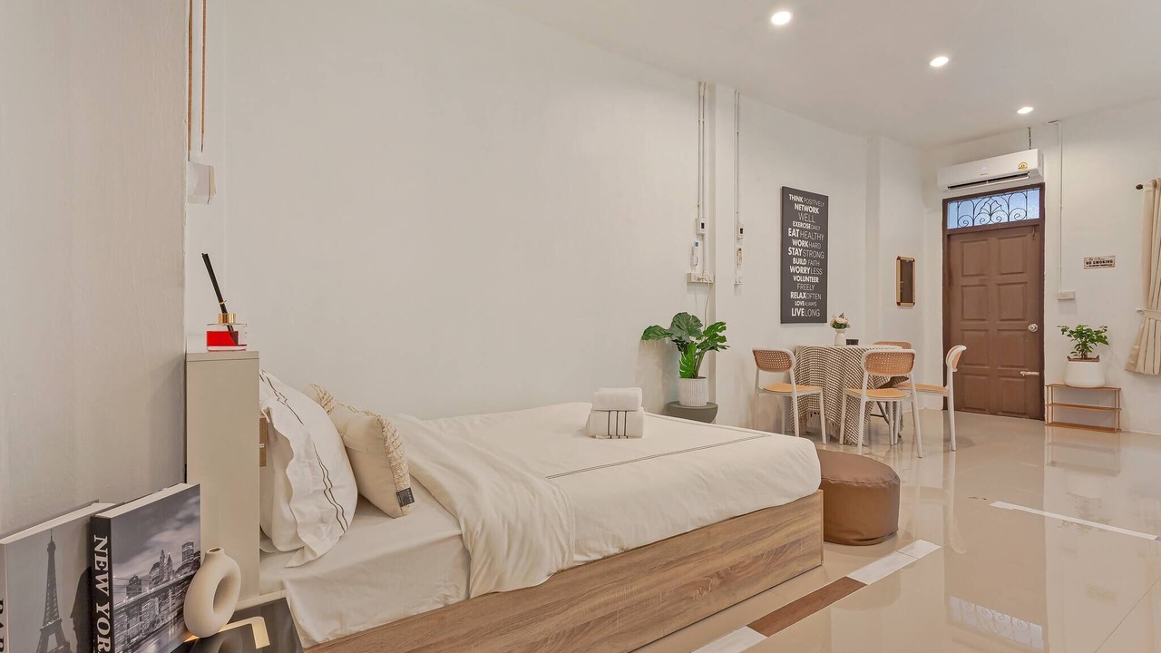 Photo of Bedroom in Phra Khanong