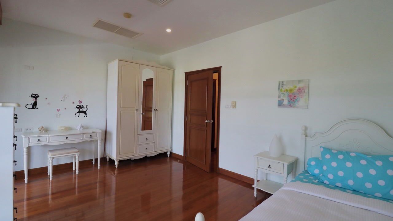 Photo of Bedroom in Choeng Thale