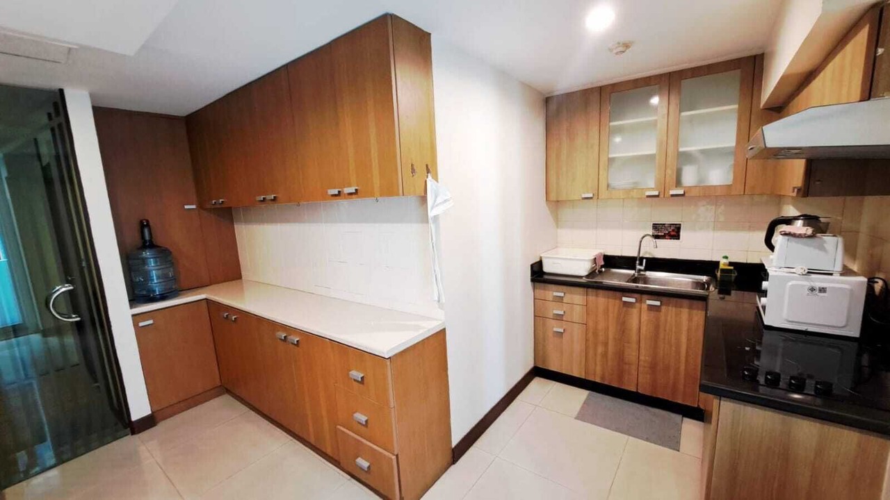 Photo of Kitchen in Khlong Toei Nuea