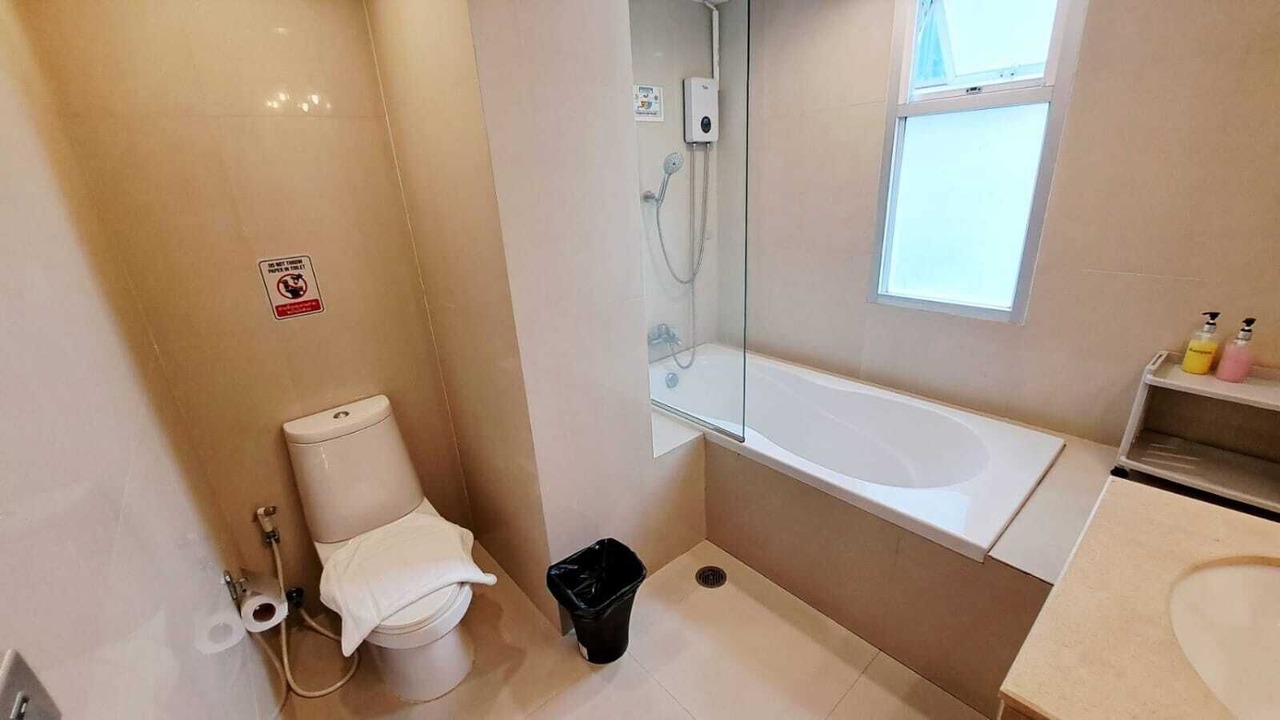 Photo of Bathroom in Khlong Toei Nuea