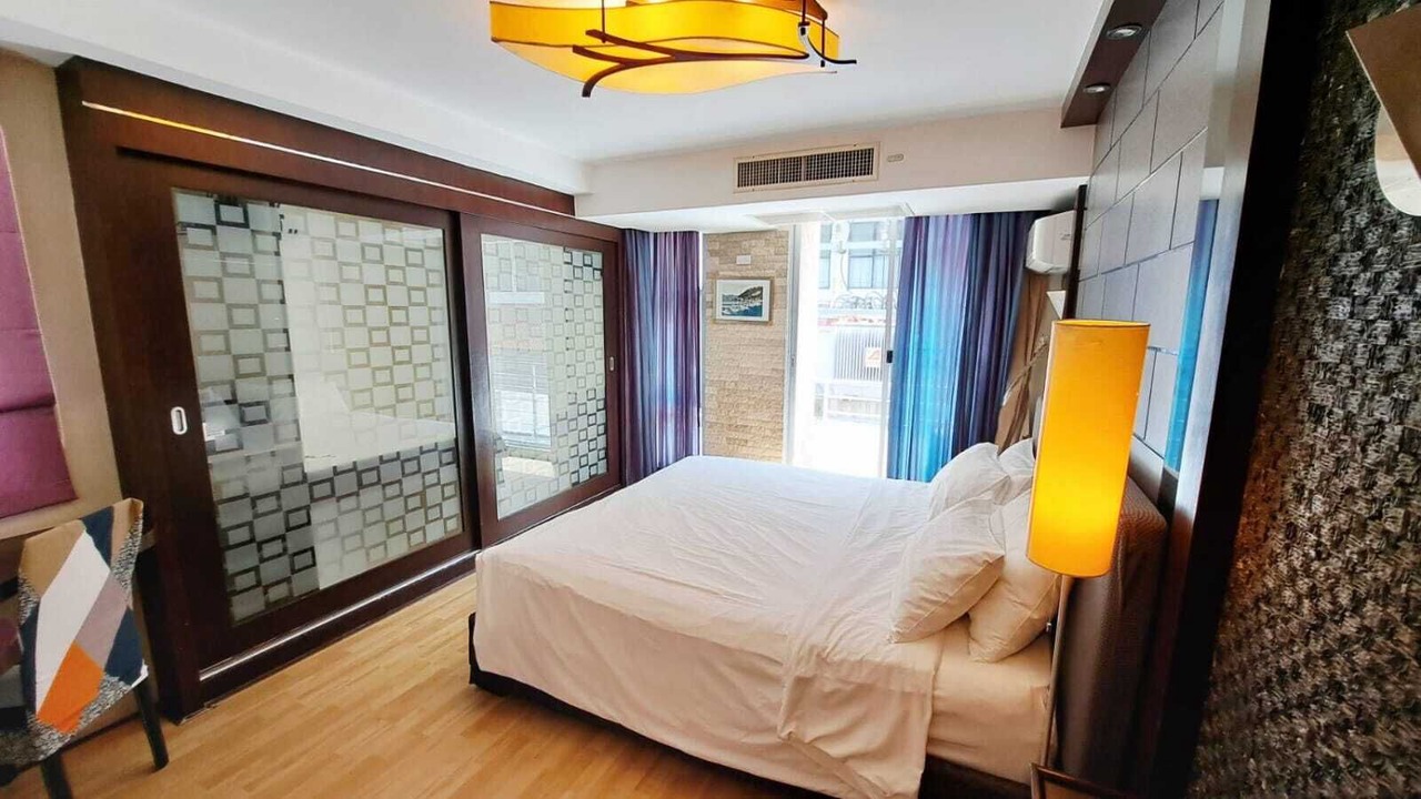 Photo of Bedroom in Khlong Toei Nuea