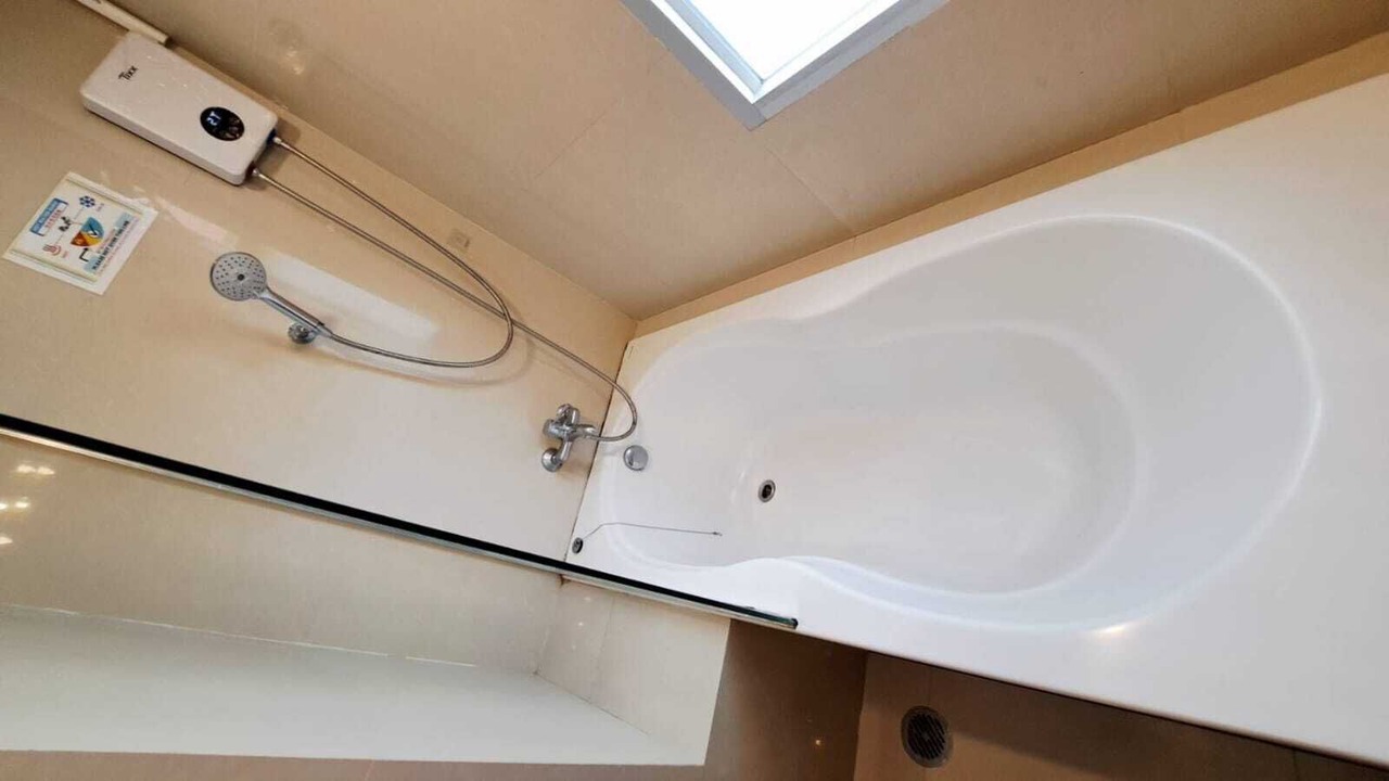 Photo of Bathroom in Khlong Toei Nuea