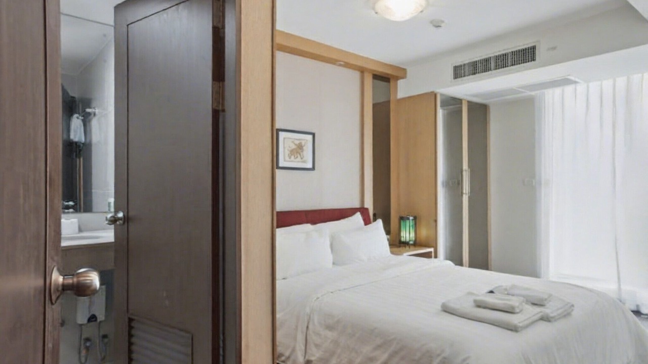 Photo of Bedroom in Khlong Toei Nuea