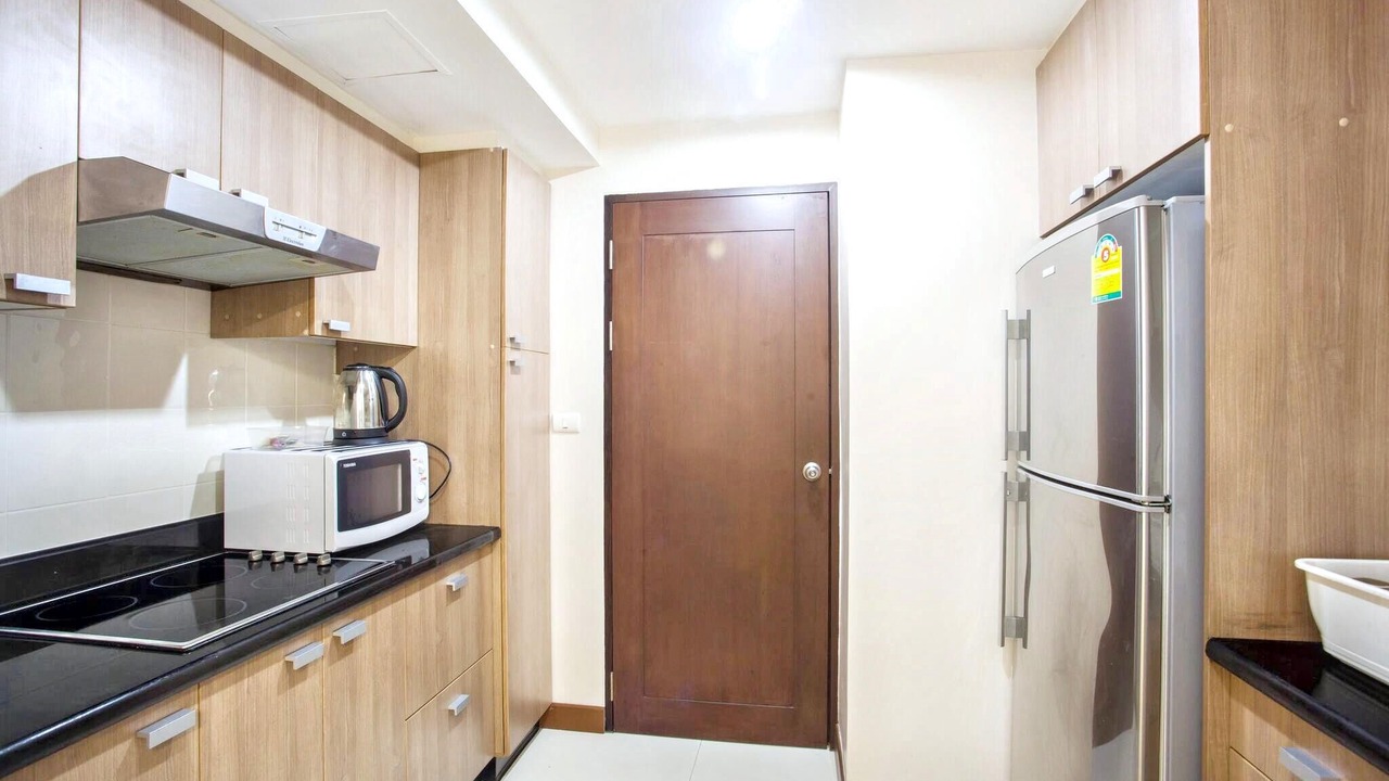 Photo of Kitchen in Khlong Toei Nuea