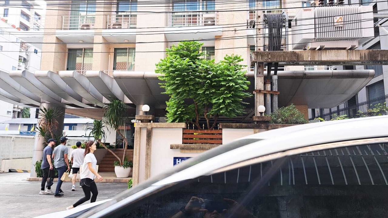 Photo of Outdoor in Khlong Toei Nuea